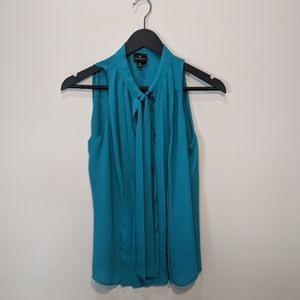 Blue Worthington top sleeveless button up necktie